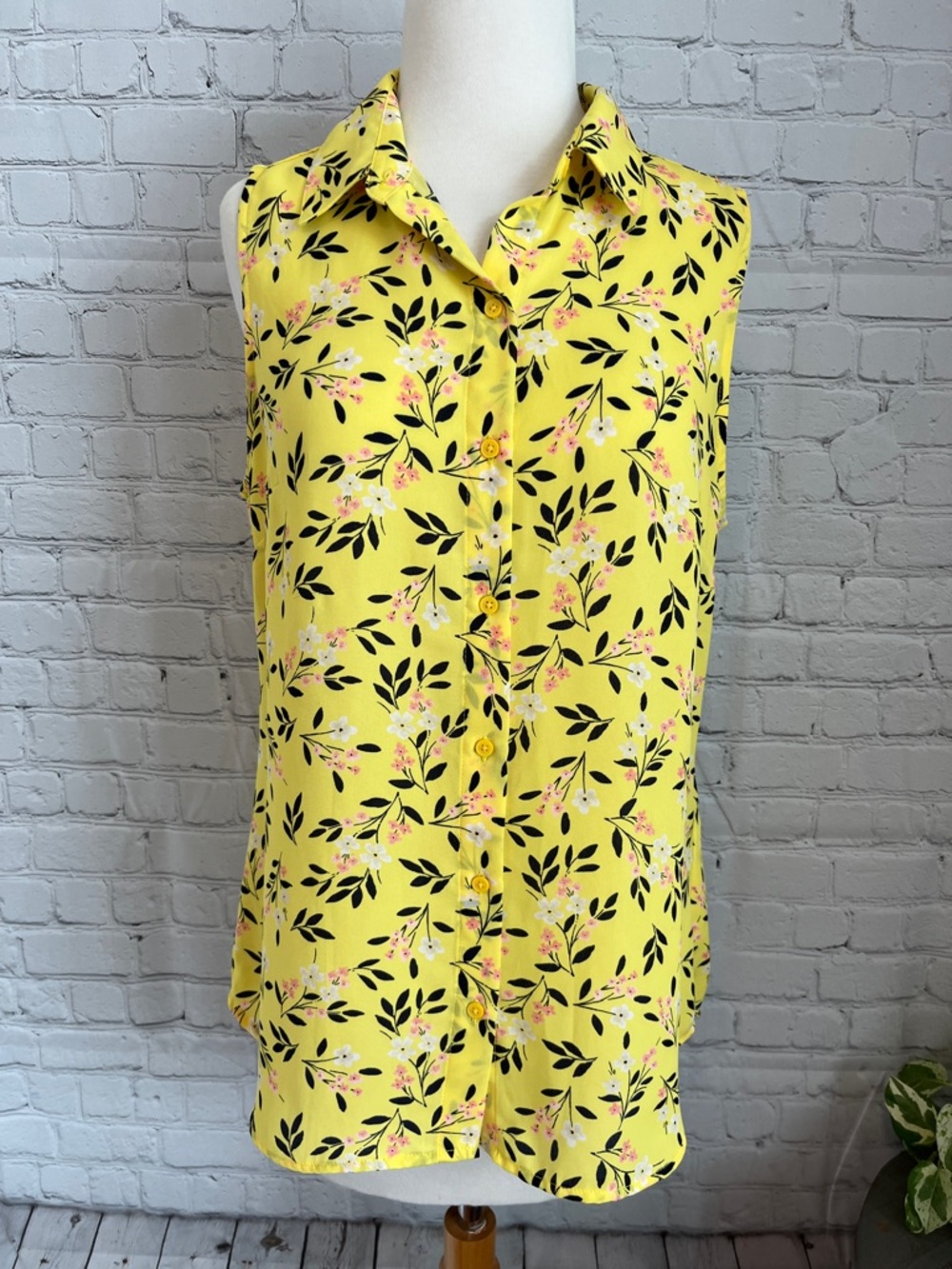 Banana Republic Sleeveless Floral Blouse